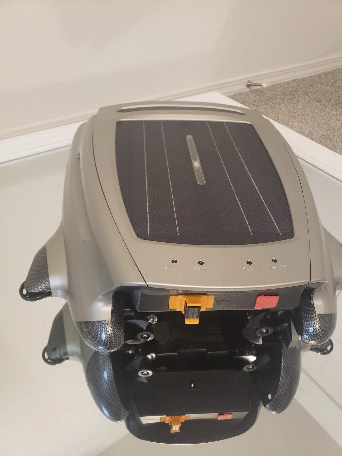 B012 Robotic Skimmer Cleaner