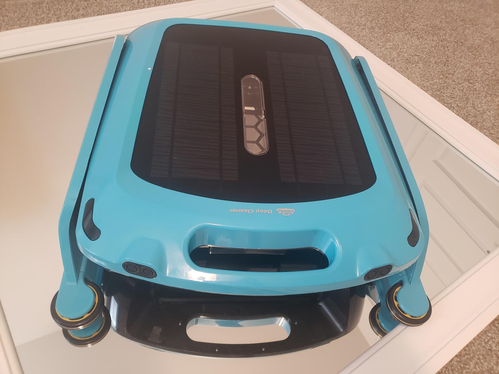 B014 Robotic Skimmer Cleaner